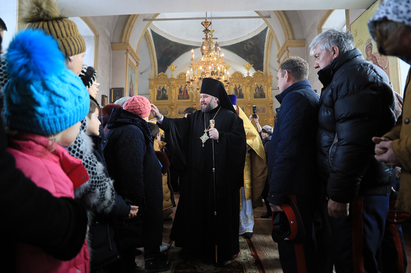 Преосвященнейший епископ Симон с архипастырским визитом посетил храм великомученика Георгия Победоносца х. Лихой