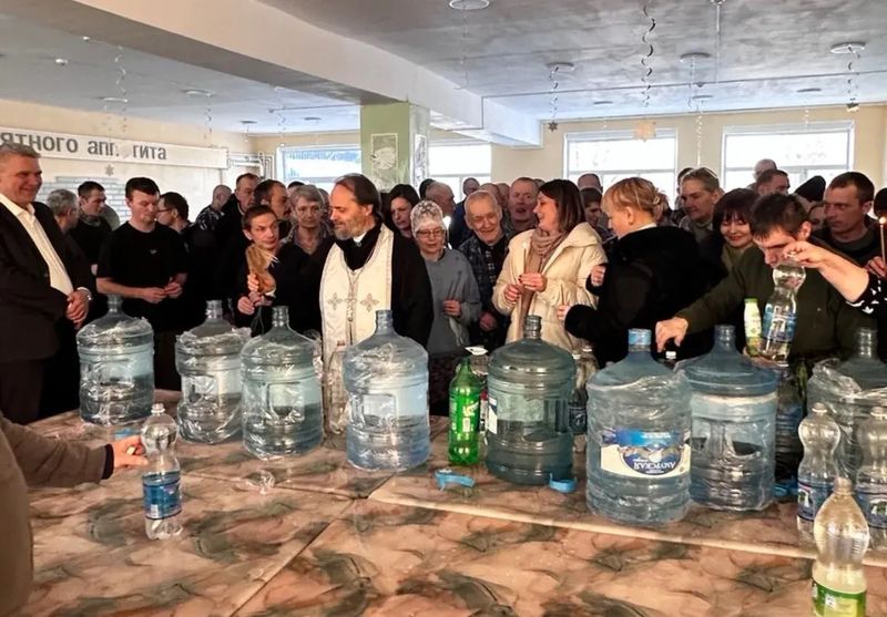 В Родионово-Несветайском благочинии отслужили водосвятный молебен в канун Крещения Господня