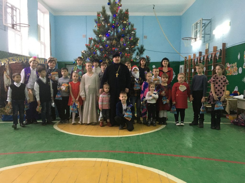 «Христос рождается – славите». В ст. Калитвенской прошло праздничное мероприятие, посвященное Рождеству Христову