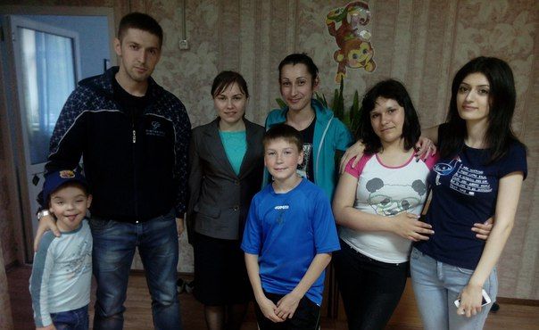 Участники молодежного епархиального объединения «Свет Души» посетили воспитанников детского дома города Шахты
