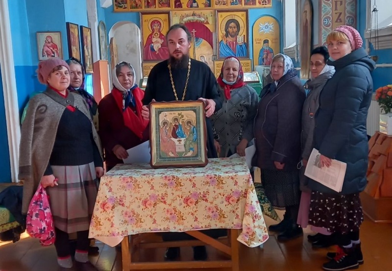 В храме честь Святой Троицы с. Маньково-Калитвенское проходит цикл бесед «О Боге»