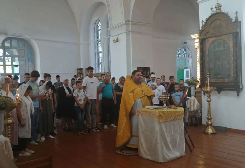 Божие благословение детям: в храме свт. Тихона Задонского прошёл молебен на начало учебного года