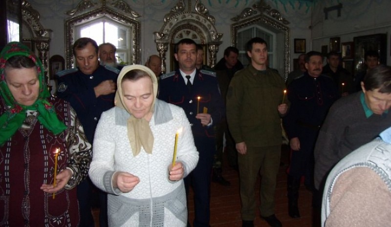 Панихида в память о жертвах политических репрессий и геноцида казачества прошла в Никольском храме п. Чертково