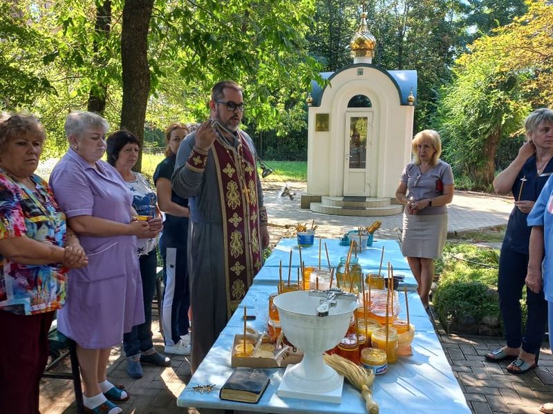 Иерей Евгений Поцелуев посетил лечебно-реабилитационный центр