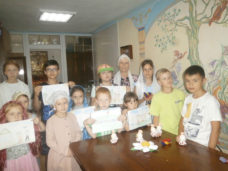 В воскресном лагере «Держава» прошло творческое занятие