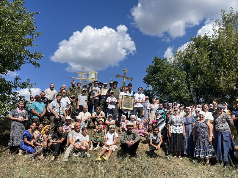 В праздник Смоленской иконы Божией Матери в Боковском районе состоялся крестный ход