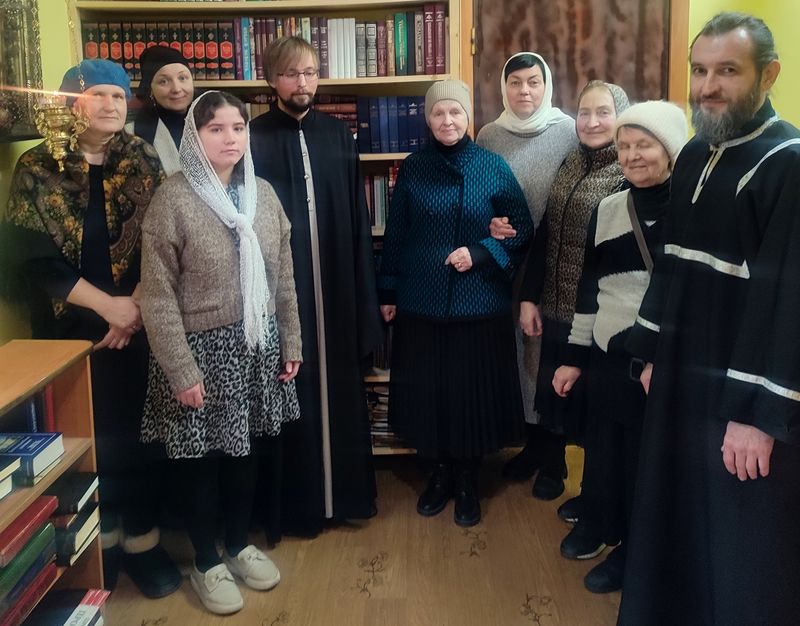 В храме святой блаженной Ксении Петербургской прошло мероприятие ко Дню православной книги