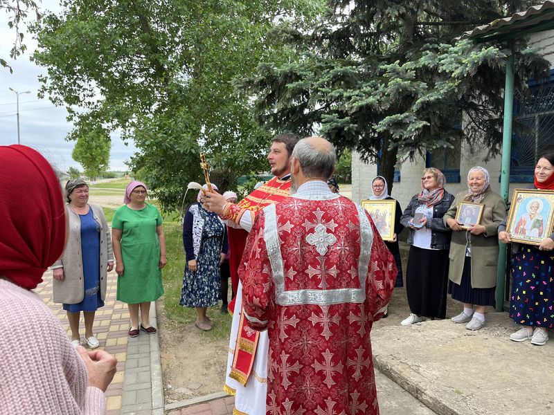 В храме святителя Николая Чудотворца в ст. Краснокутской отметили престольный праздник