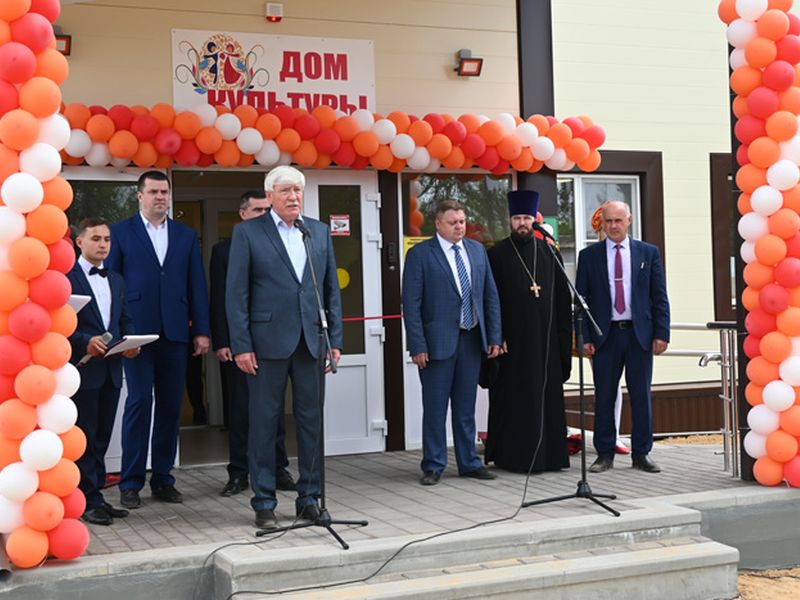 Иерей Георгий Лукащук принял участие в торжественном открытии нового Дома культуры в Ольховом Рогу