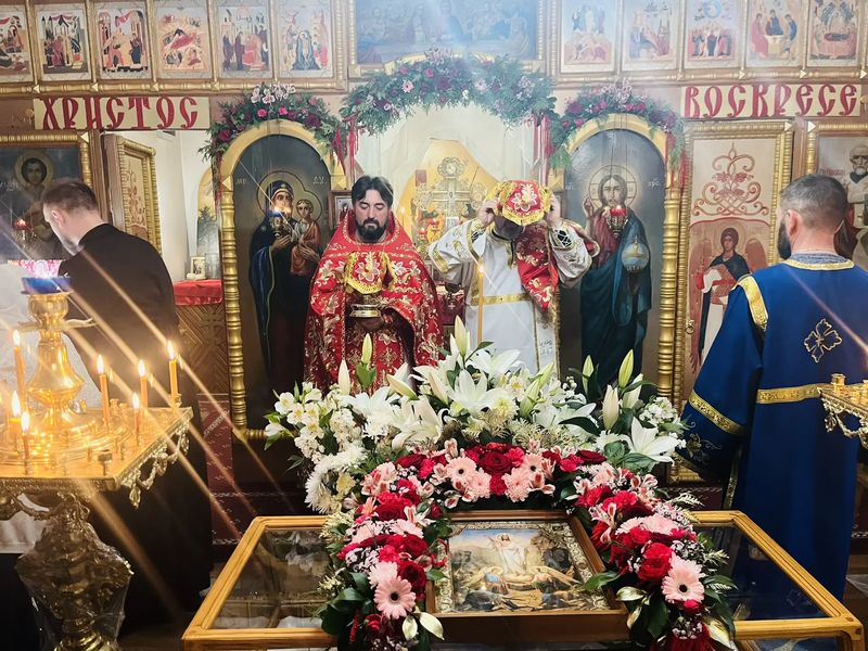 В Никольском храме слободы Кашары встретили Пасху