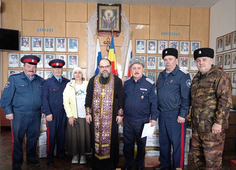 Прихожане Покровского прихода Новошахтинска были отмечены благодарностями командования казачьего штурмового отряда «Шторм»   