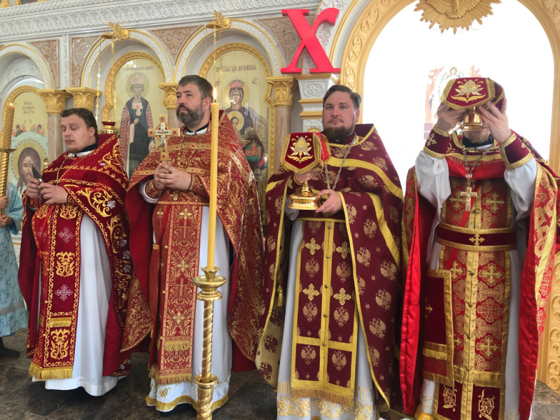 Придел Державного храма г. Донецка в честь царственных мучеников отметил престольный праздник