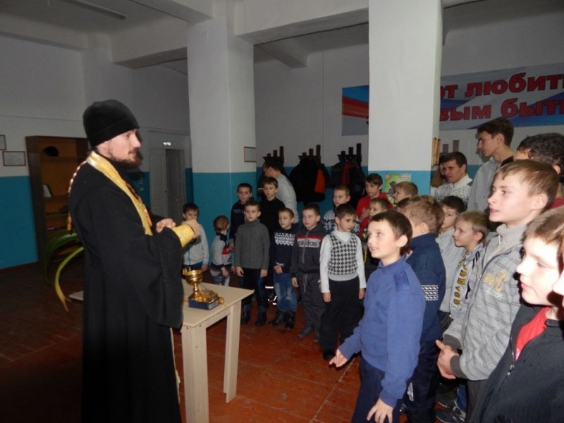 Руководитель миссионерского отдела Шахтинской епархии посетил подростковый клуб "Прометей"
