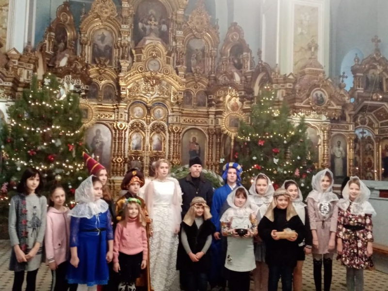 В воскресной школе «Азы Православия» Донецкого Успенского Архиерейского подворья прошло Рождественское представление