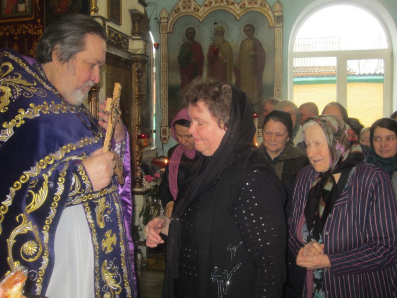 в Свято-Никольском приходе г. Шахты состоялось праздничное богослужение в честь Крестопоклонной недели и Сорока мучеников Севастийских
