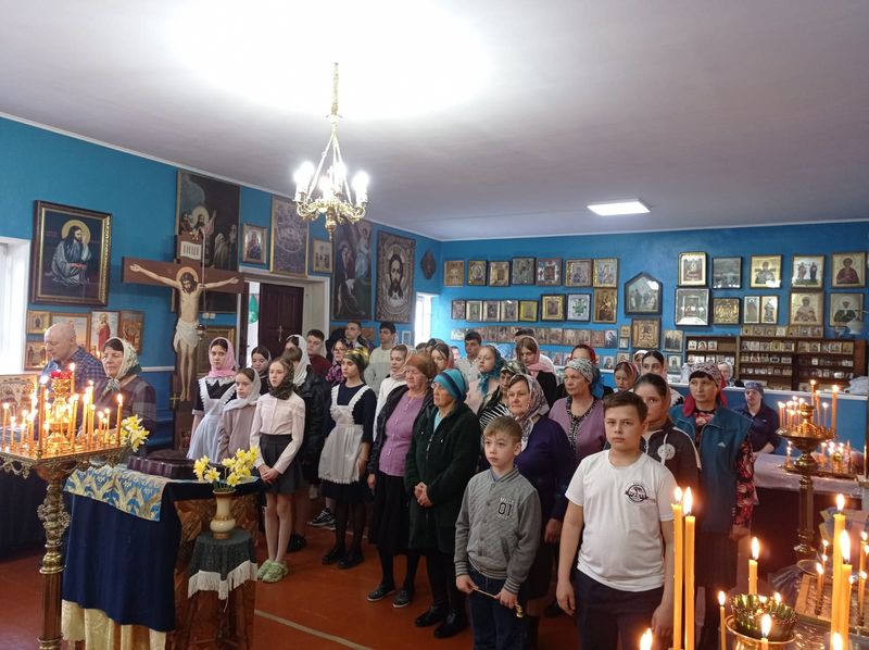 Школьники п. Нижнедонской молитвенно отметили праздник Благовещения Пресвятой Богородицы