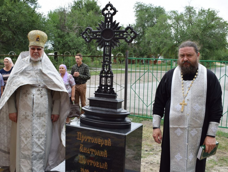 В храме святителя Тихона Задонского ст. Кривянской в годовщину кончины протоиерея Анатолия Почтового молитвенно почтили память покойного настоятеля