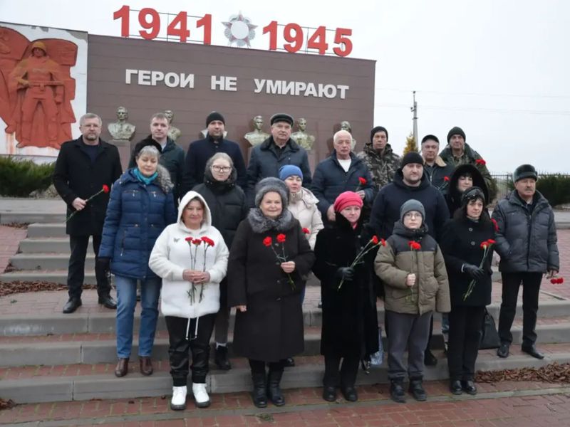 В Боковском районе состоялся автопробег «Поклонимся павшим Героям»