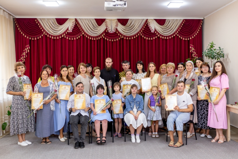 В Воскресной школе «Покров» прошло награждение волонтёров Службы протокола  