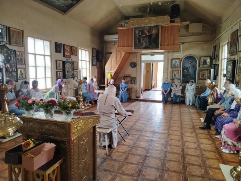 В хуторе Астахов прошло занятие по изучению Священного Писания