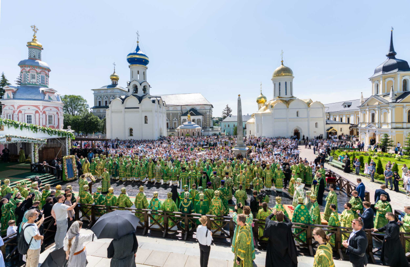 В день памяти преподобного Сергия Радонежского епископ Симон сослужил Предстоятелю Русской Церкви в Троице-Сергиевой лавре