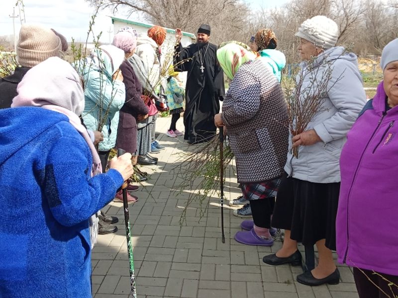 Праздничный водосвятный молебен в часовне святого праведного Лазаря