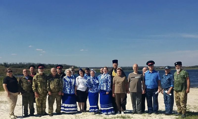 Духовник казаков ГКО «Новошахтинское» благословил отчетной Большой круг