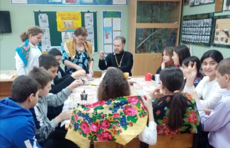 В 6 классе Усьманской школы Багаевского района прошел урок ОПК по теме «Масленица – приготовление к Великому посту»