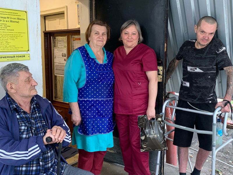 Сестра милосердия Пантелеимоновского храма посетила Дом сестринского ухода