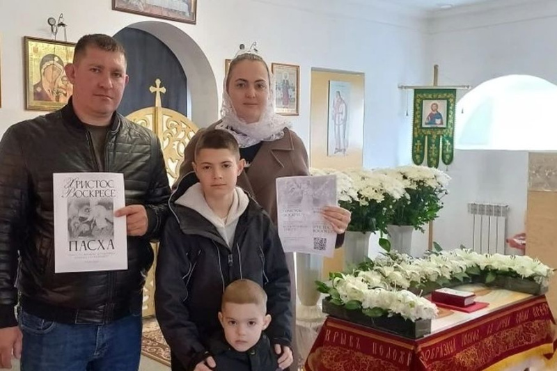 В Багаевском благочинии проходит миссионерская акция по распространению пасхальных открыток-флаеров