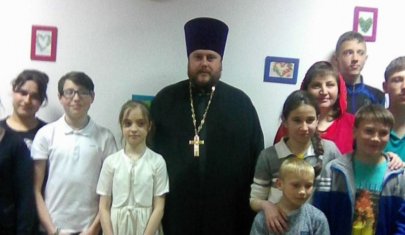 В детском доме № 3 г. Шахты прошло праздничное мероприятие, посвященное празднику Святой Пасхи