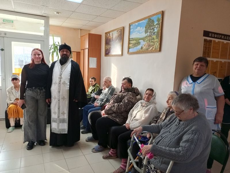 В Первомайском поздравили подопечных реабилитационного центра с Крещением Господним