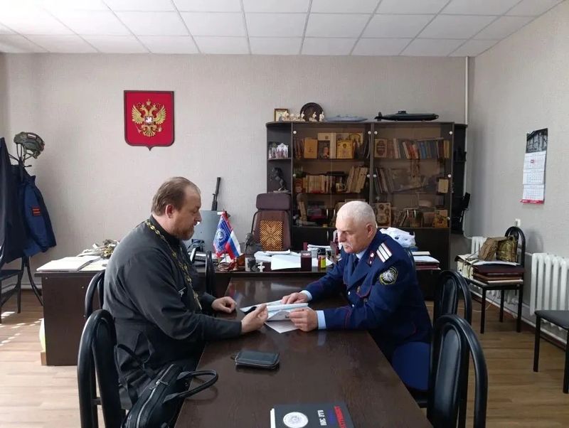 Руководитель епархиального отдела по взаимодействию с казачеством встретился с директором Шахтинского казачьего кадетского корпуса
