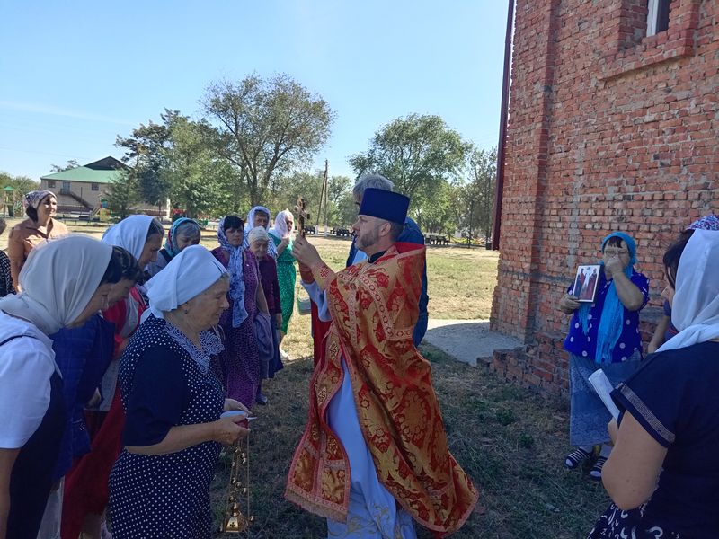 В воскресный день в хуторе Арпачин прошел престольный праздник в честь святых мучеников Адриана и Наталии