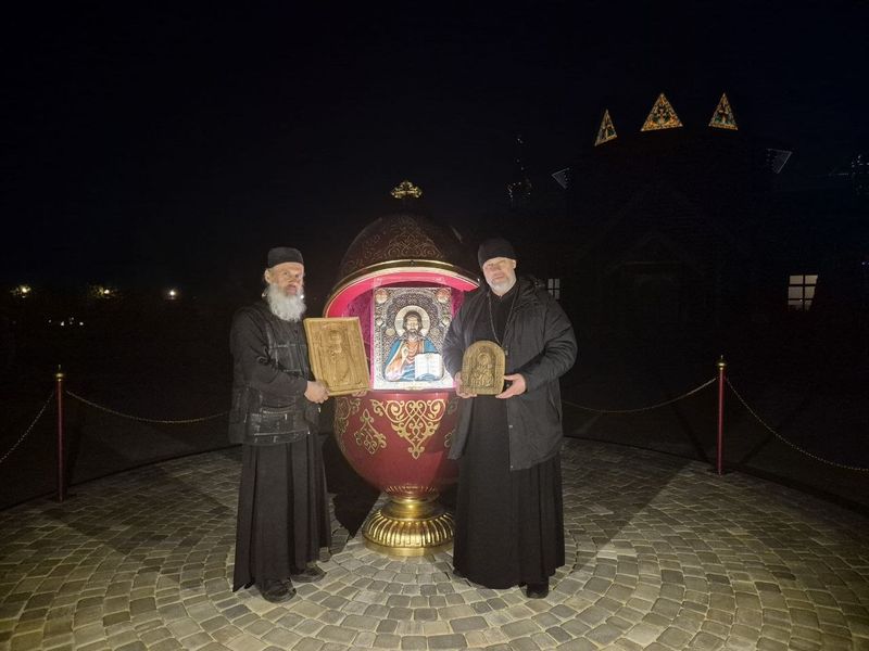 Епархиальному Центру помощи семьям, имеющим детей-инвалидов, «Берега» переданы в дар тактильные иконы   