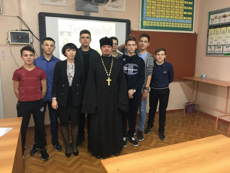 По инициативе директора школы МБОУ СОШ № 6 прошла встреча иеромонаха Никона (Синюшкина) с учащимися