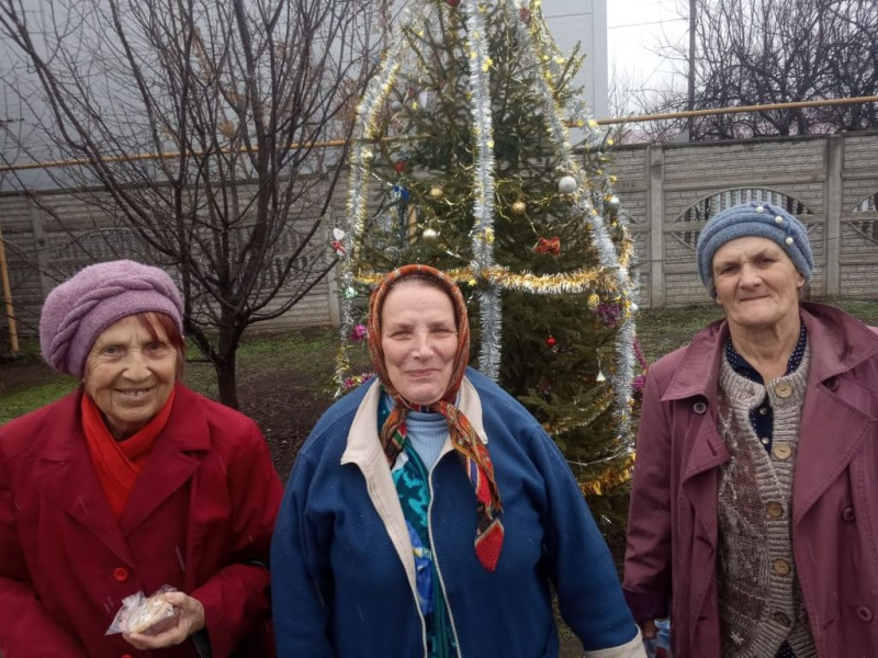 Постояльцев социально-реабилитационного центра пос. Каменоломни, поздравили с Рождеством Христовым
