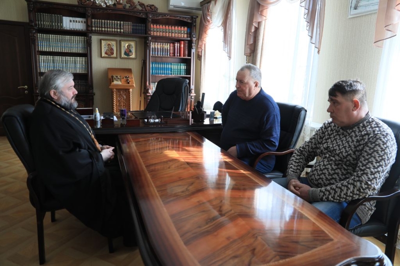 Преосвященнейший епископ Симон обсудил с главой сельского поселения Алексеевка А.Г. Жориным восстановление сельского храма Успения Пресвятой Богородицы