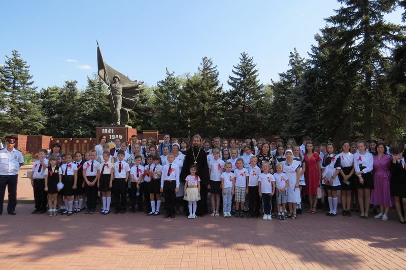 Молодёжный семейный клуб «Верность» храма Архистратига Михаила поселка Каменоломни