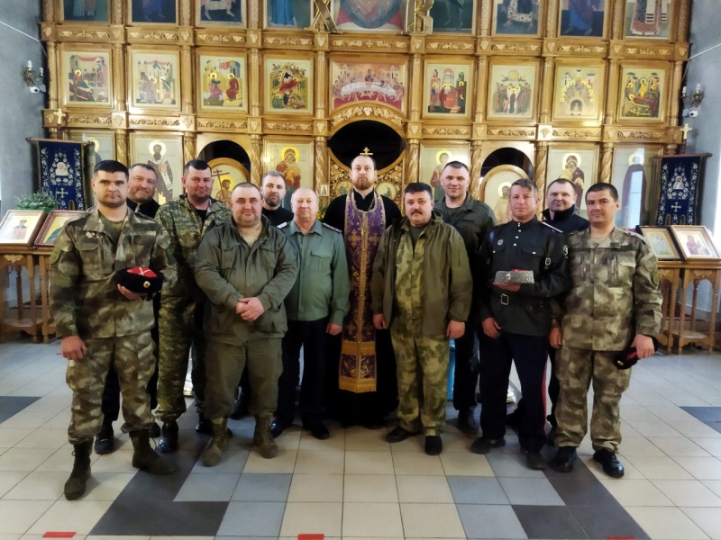 В Донском храме г. Новошахтинска состоялась встреча настоятеля с казаками станицы Мало-Несветаевской