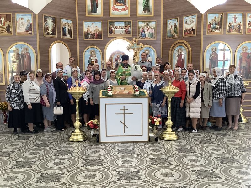 Приход храма святого благоверного князя Александра Невского в городе Шахты отметил свою 10-ю годовщину литургической жизни