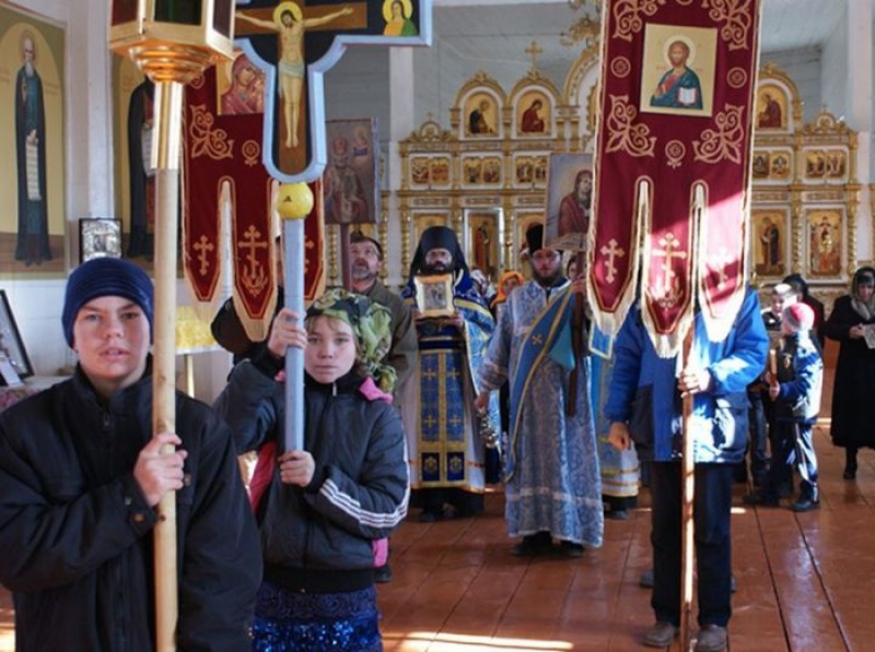 В Покровском Верхнемакеевском мужском монастыре в день празднования Казанской иконы Богородицы совершен крестный ход