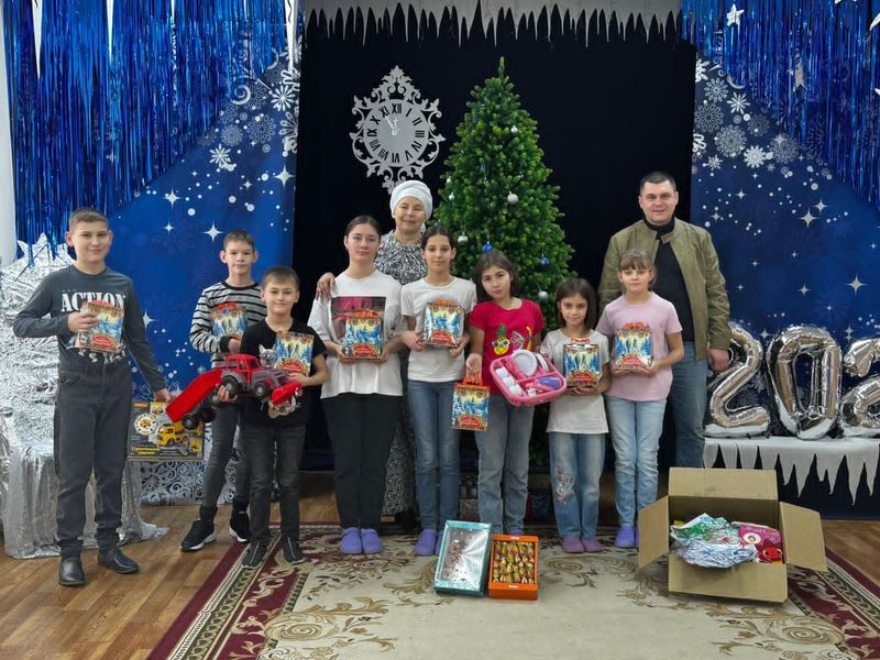 Подарки детям к Рождеству Христову