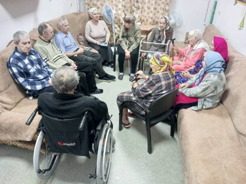 В доме престарелых посёлка Садового проходят духовные беседы