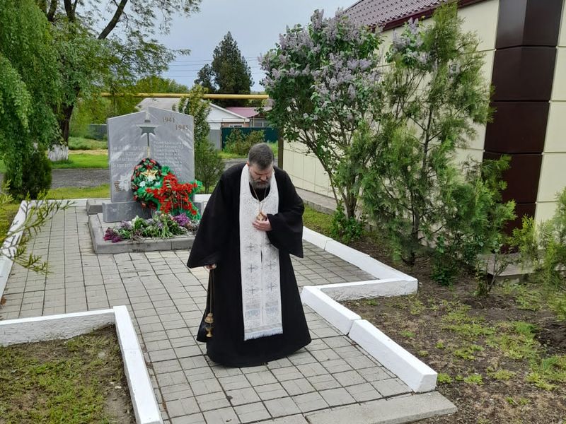 В хуторе Красный Кут почтили память воинов-освободителей