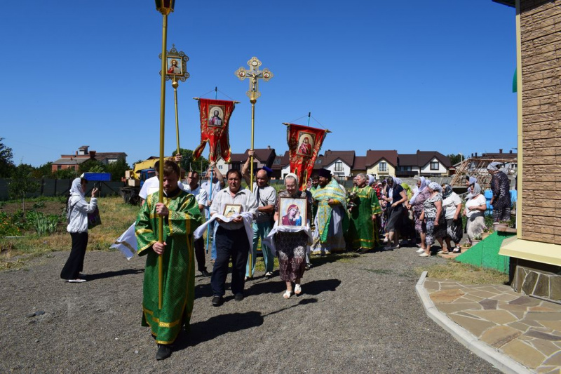 Престольный праздник отметили в храме Иоанна Кронштадского г. Шахты