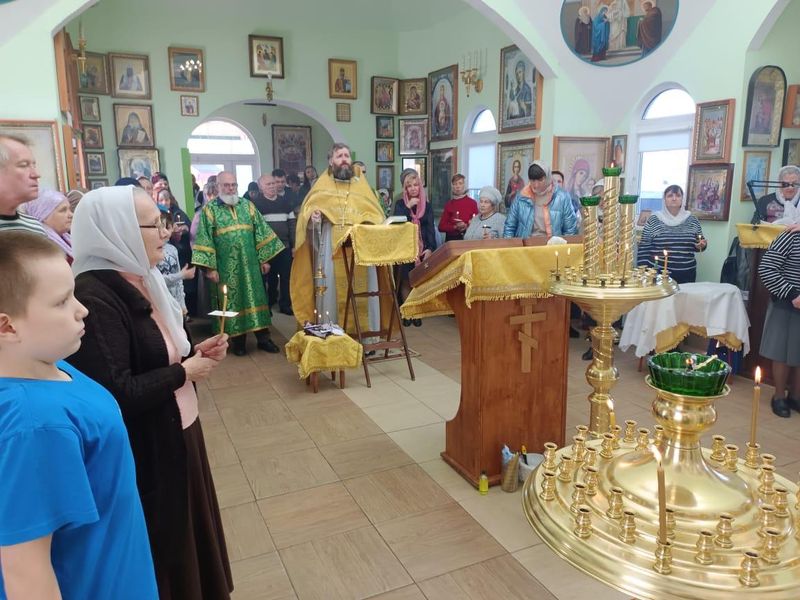 В храмах Алексанровск-Грушевского благочиния совершены особые молитвы о жертвах ДТП