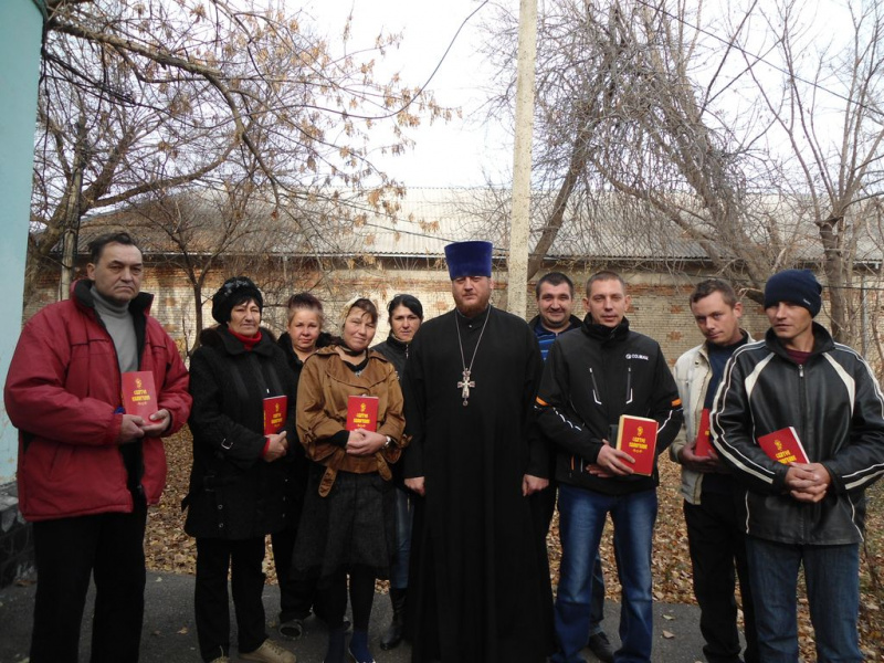 «Якорь – надежда кораблю, а вера – якорь человеку на земле». Протоиерей Вячеслав Лавлинский провел беседу о вере и доверии к Богу с пациентами наркологического отделения № 2 города Каменск-Шахтинский 