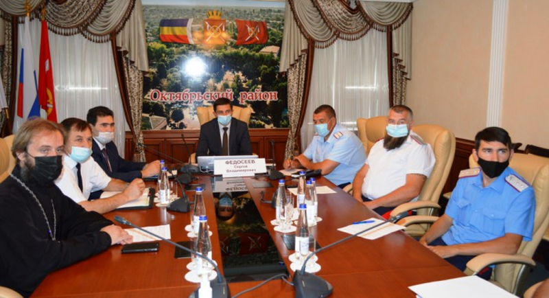 Благочинный приходов Нижнедонского округа принял участие в заседании рабочей группы по делам казачества