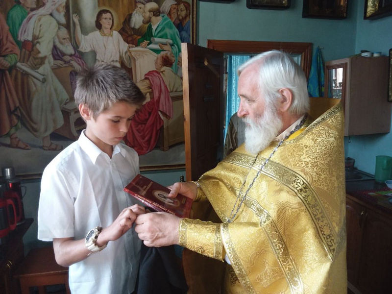 Помощь к началу учебного года от Вознесенского храма г. Шахты